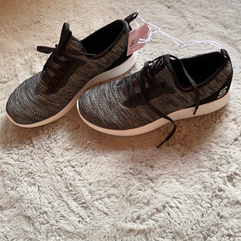 Size 9 brand sketchers colors: grey, white, black
